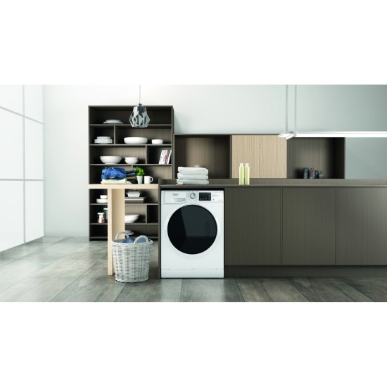 Стиральная машина Hotpoint-Ariston NDB10570DAUA Стиральная машина Hotpoint-Ariston NDB10570DAUA