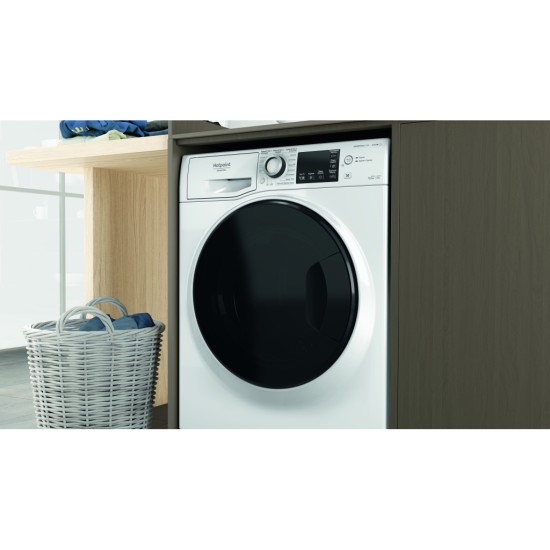 Стиральная машина Hotpoint-Ariston NDB10570DAUA Стиральная машина Hotpoint-Ariston NDB10570DAUA