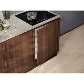 Морозильная камера Electrolux LYB2AE82S